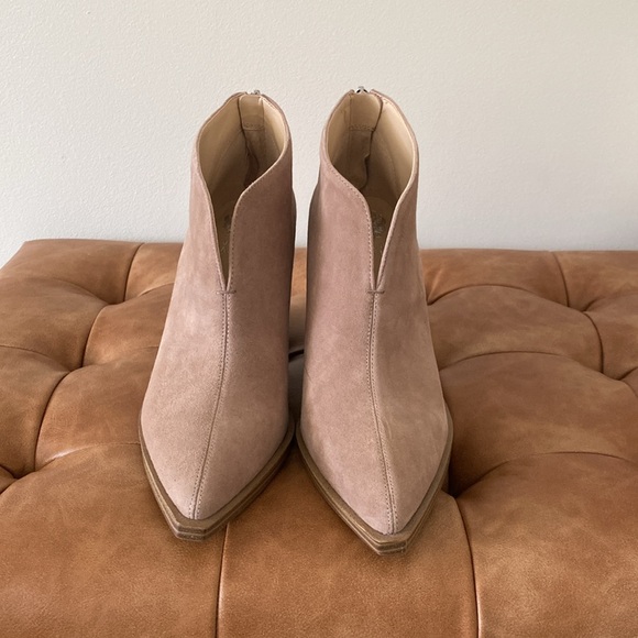 Vince Camuto Ginsel Booties - Picture 2 of 6